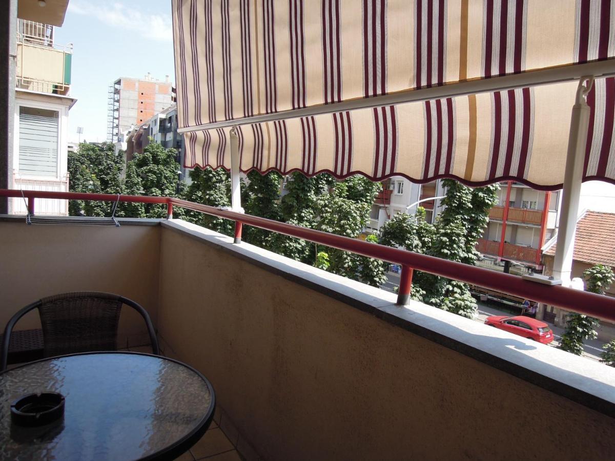 Classic Apartment Novi Sad Buitenkant foto